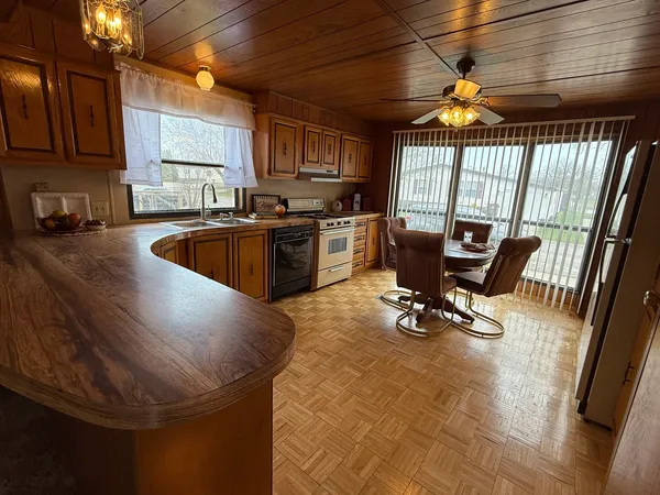 $34,990 | 608 Tanglewood Road, Matteson, IL 60443