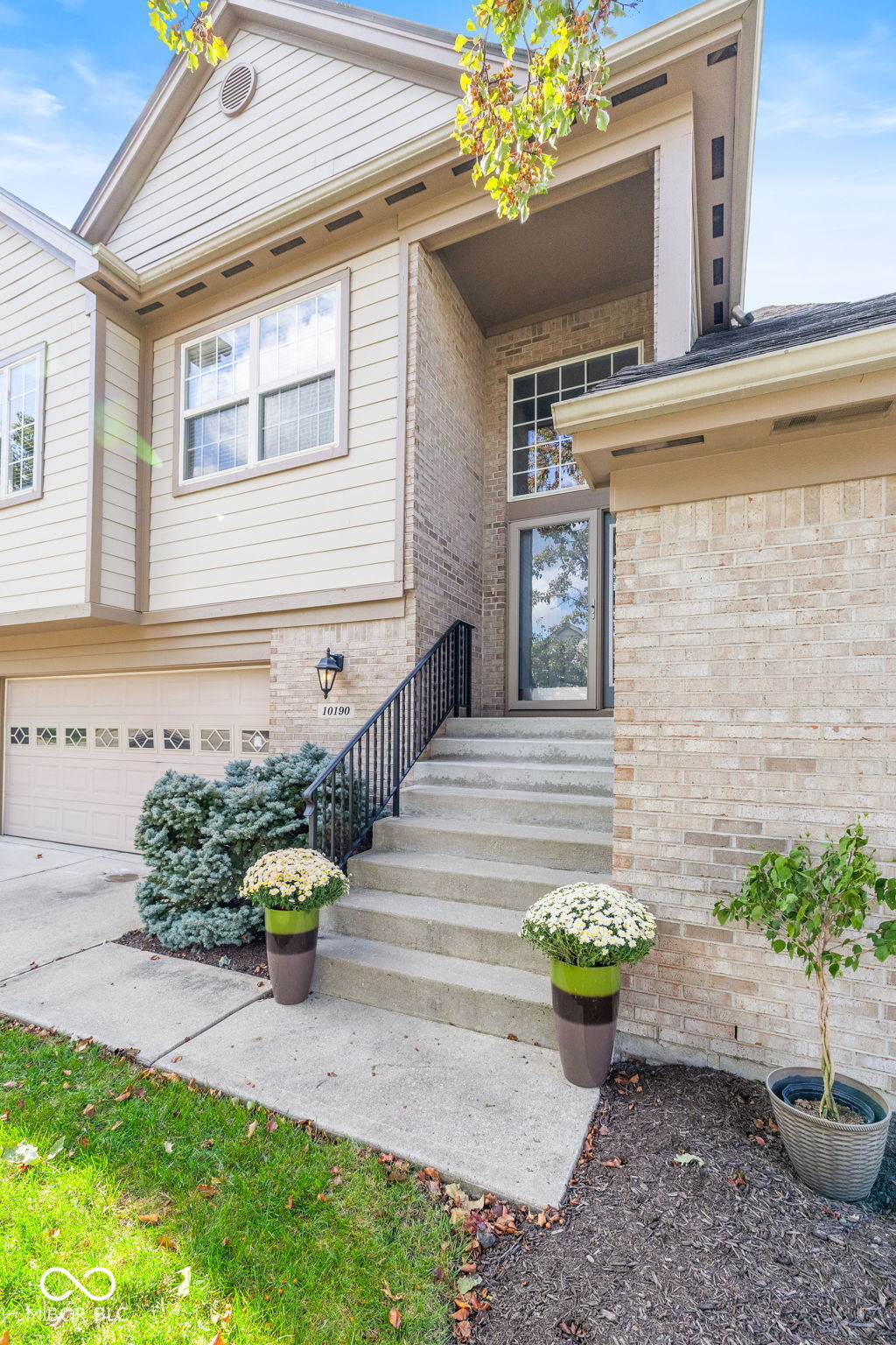 10190 Winslow Way Fishers, IN 46037 - Photo 4 of 36