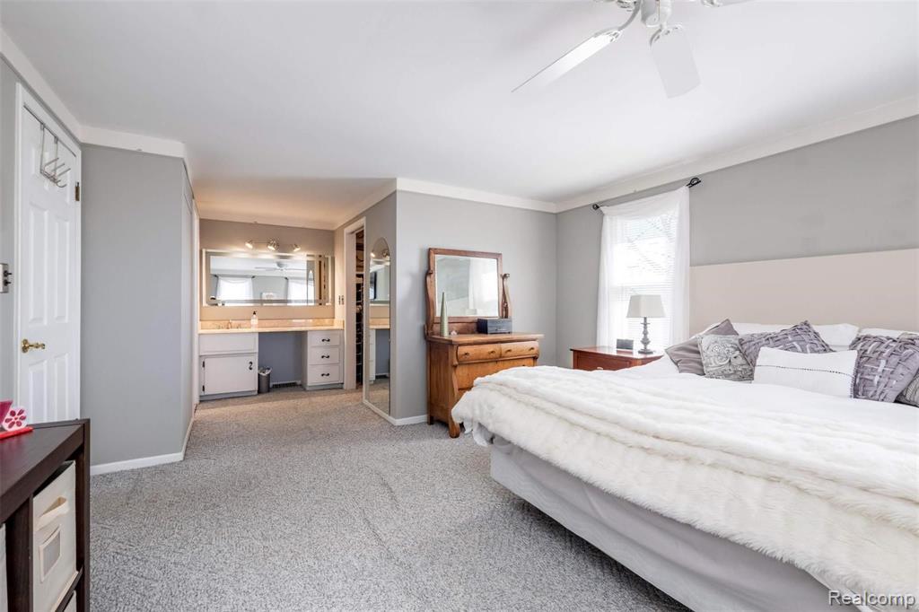 695 Lake Forest Road Rochester Hills, MI 48309 - Photo 28 of 47