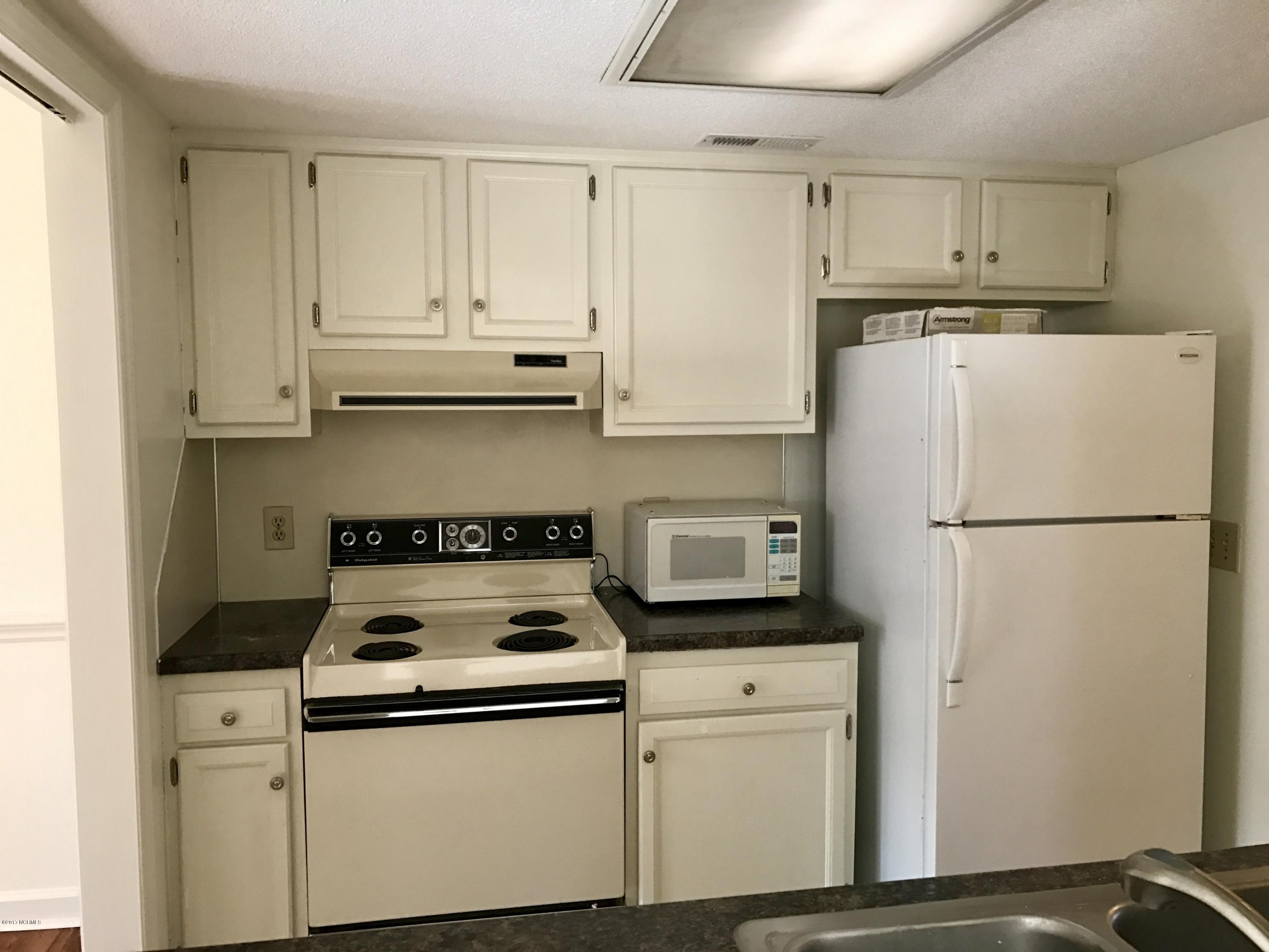 1965 Quail Ridge Road, Unit F Greenville, NC 27858 - Photo 5 of 18 fullsizeoutput_fad