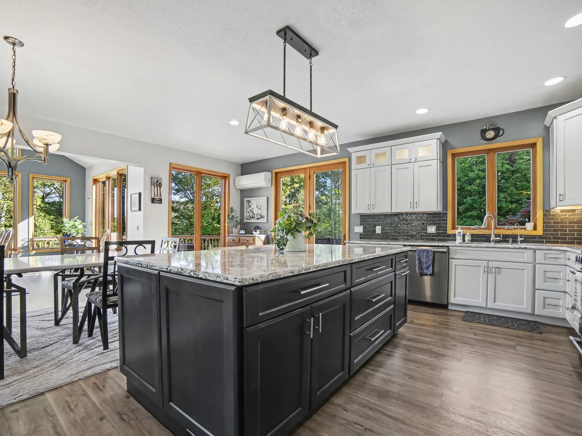 5336 West Riverside Lane Ludington, MI 49431 - Photo 17 of 51 Kitchen/Dining
