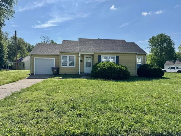 $221,500 | 405 10th St Terrace, Warrensburg, MO 64093