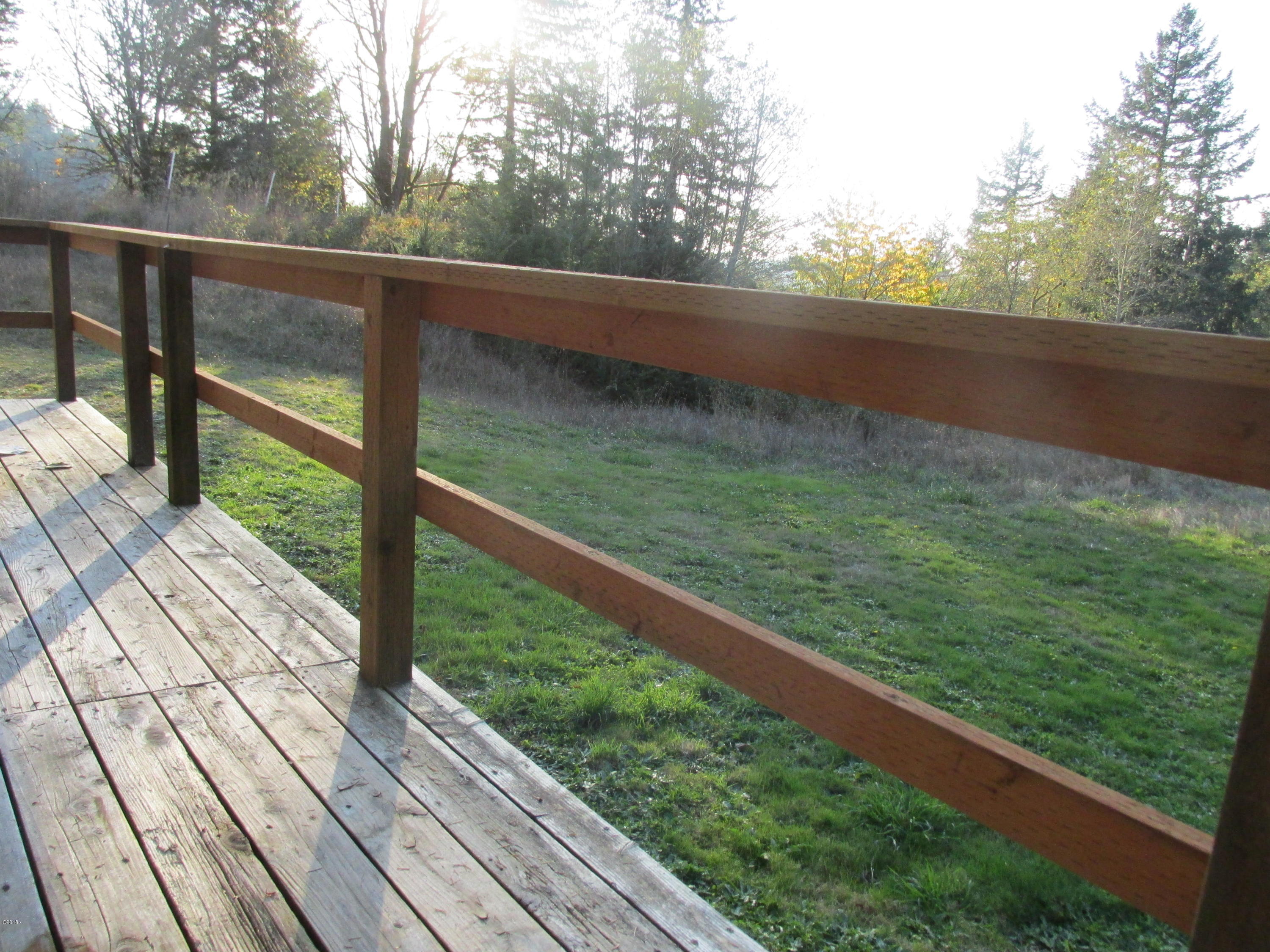 516 Elk City Road Toledo, OR 97391 - Photo 15 of 15 Deck