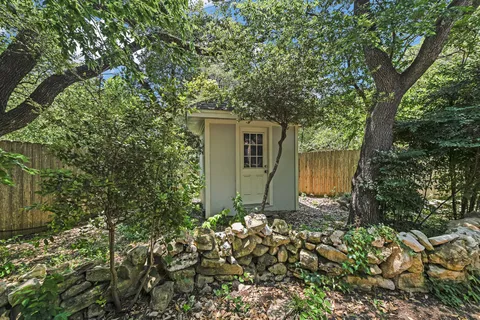 $1,100,000 | 7615 Yaupon Drive, Austin, TX 78759