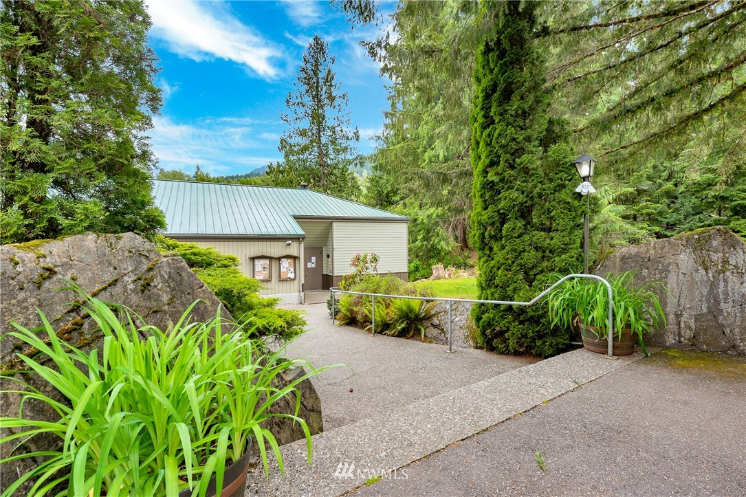 11093 Alpine Road Deming, WA 98244 - Photo 13 of 22 Gallery Image 13