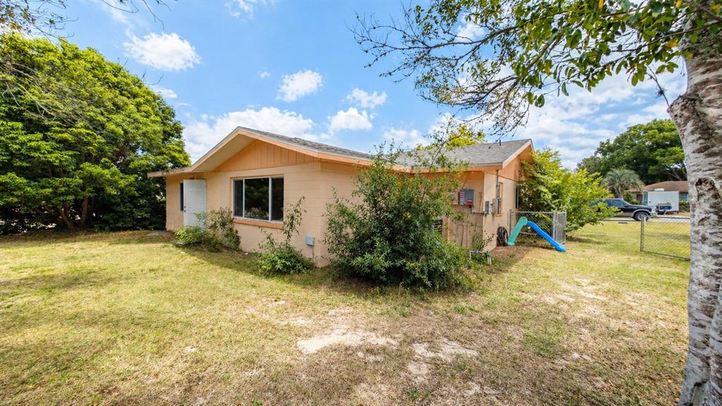 2 Clear Place Ocala, FL 34472 - Photo 4 of 23 a view of a house with a yard and sitting area