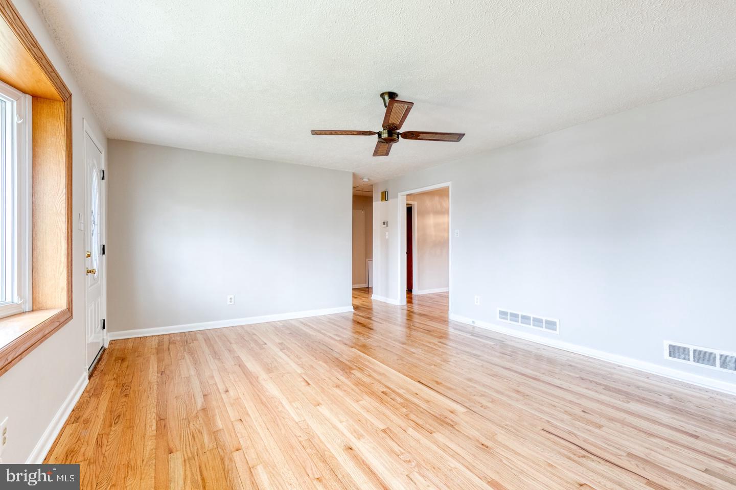 8306 Berkfield Road Baltimore, MD 21237 - Photo 7 of 29 Spacious room with natural light.