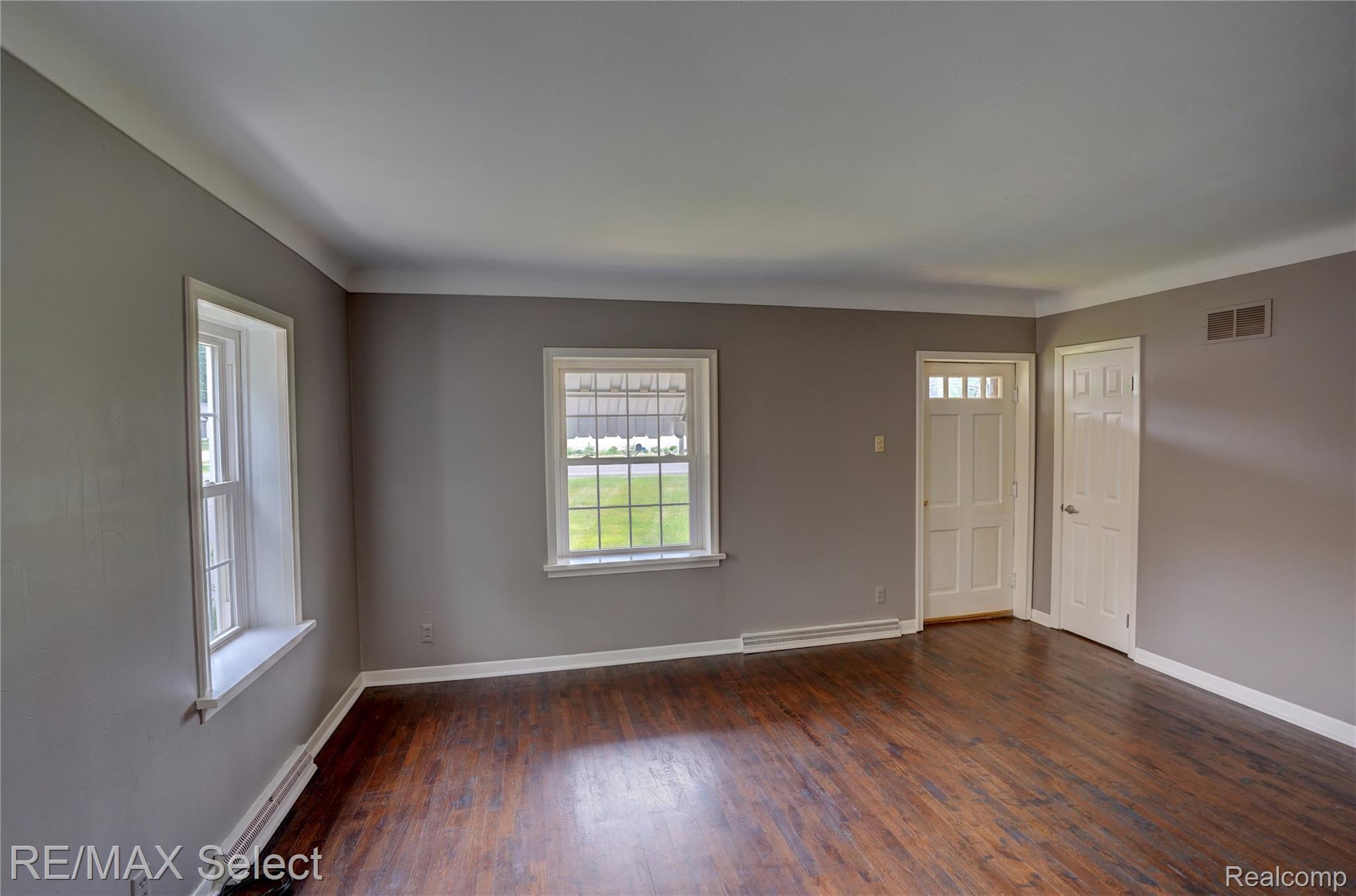 5317 Lapeer Road Burton, MI 48509 - Photo 9 of 39 5317 and 5319 Lapeer Rd 24.jpg