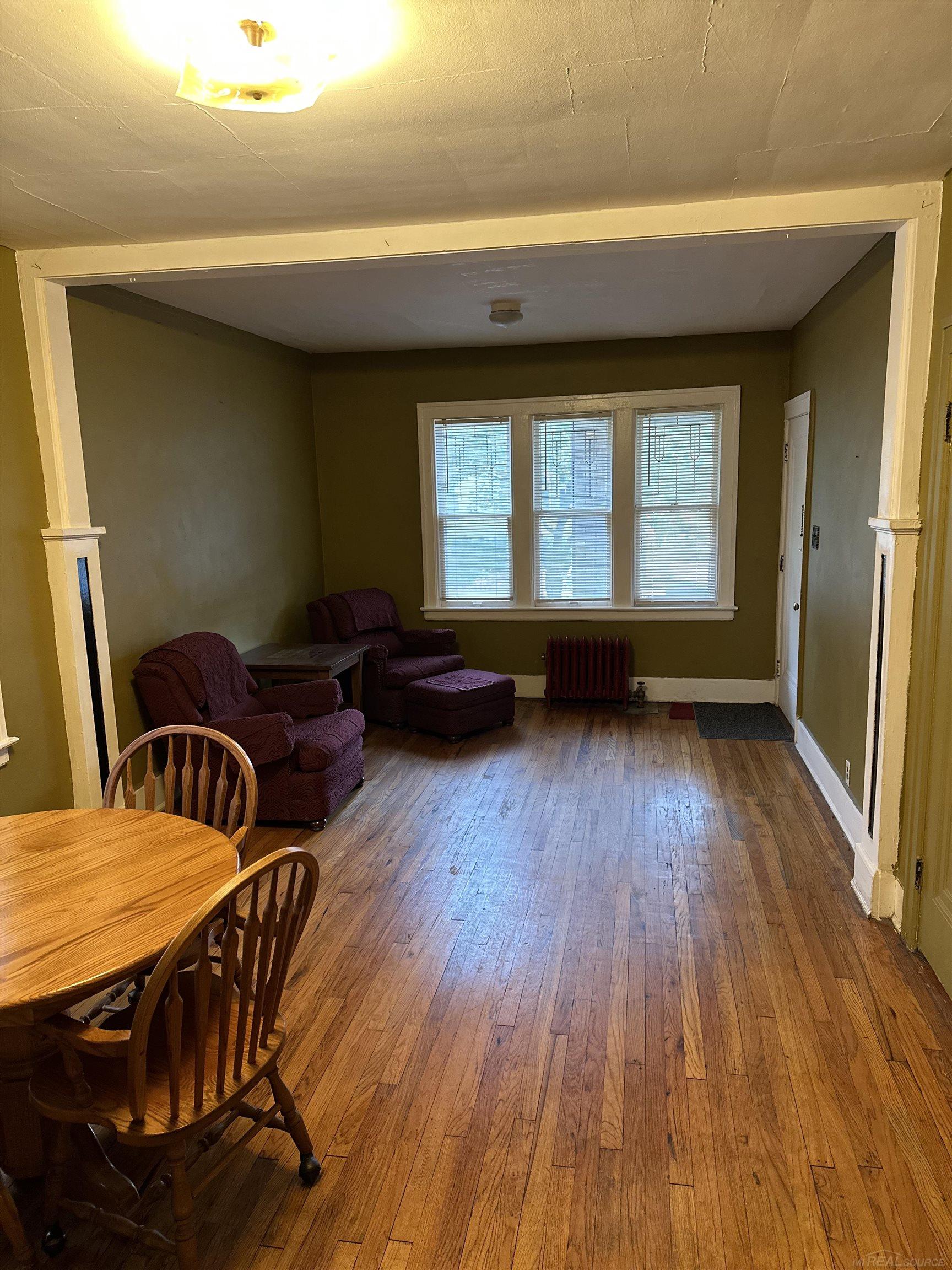 868 Nottingham Road, Unit 1 Grosse Pointe, MI 48230 - Photo 2 of 10