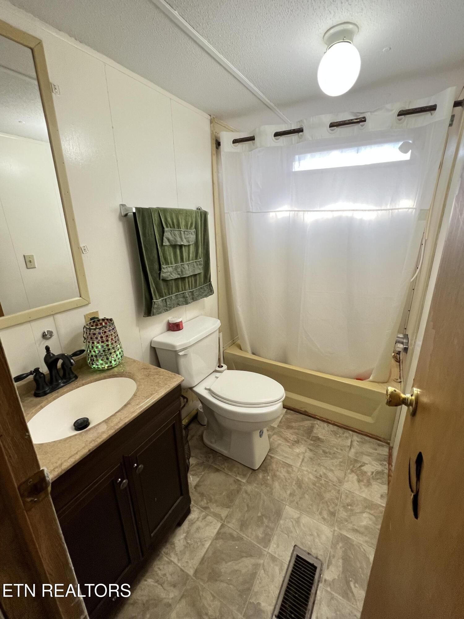 106 Meadowview Lane Decatur, TN 37322 - Photo 15 of 18 IMG_8007