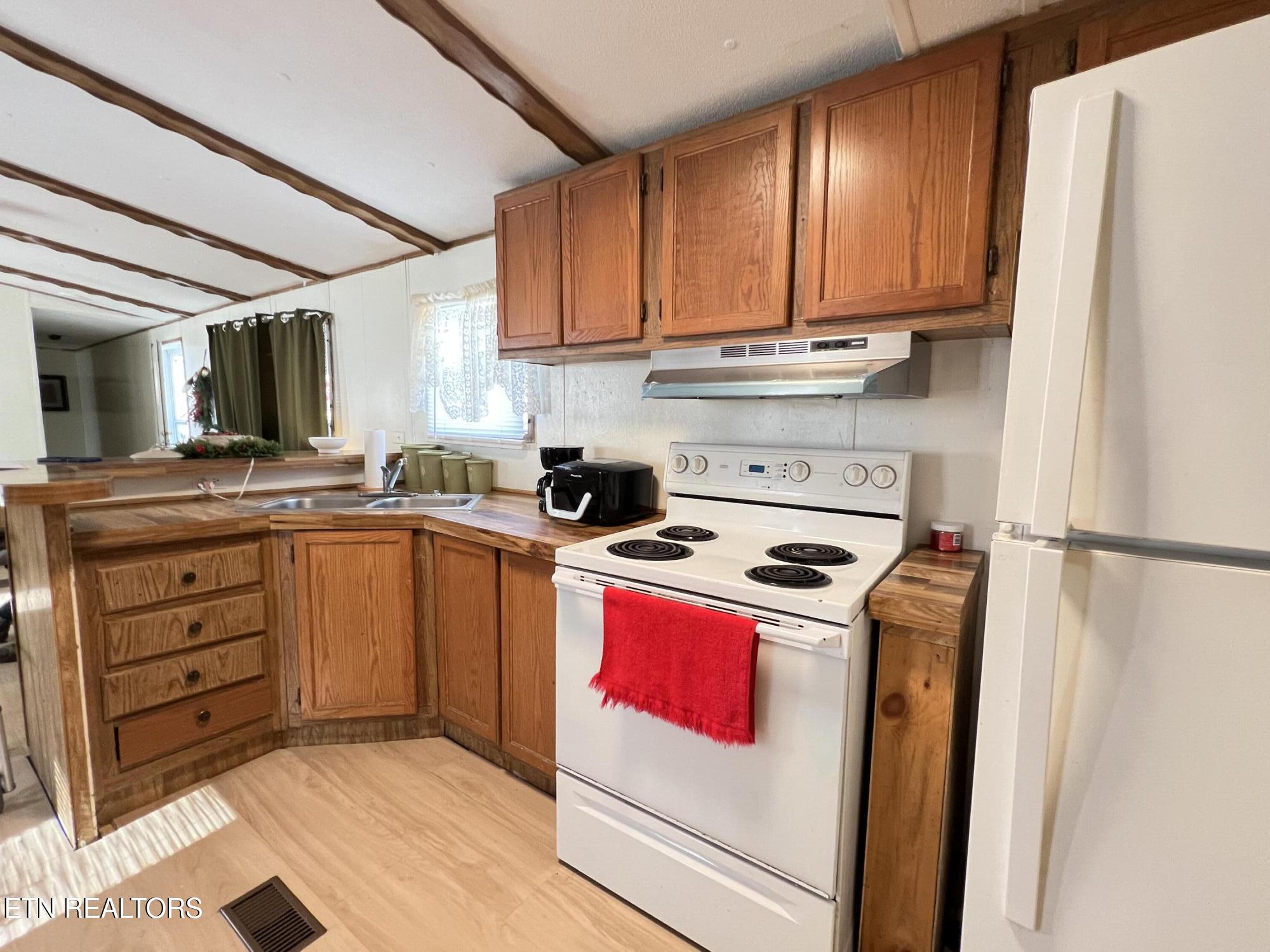 106 Meadowview Lane Decatur, TN 37322 - Photo 7 of 18 IMG_7999