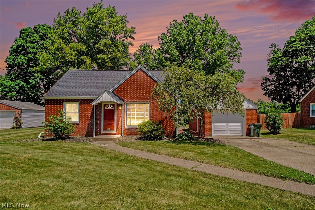 4627 20th Street Northwest Canton, OH 44708 - Photo 2 of 32