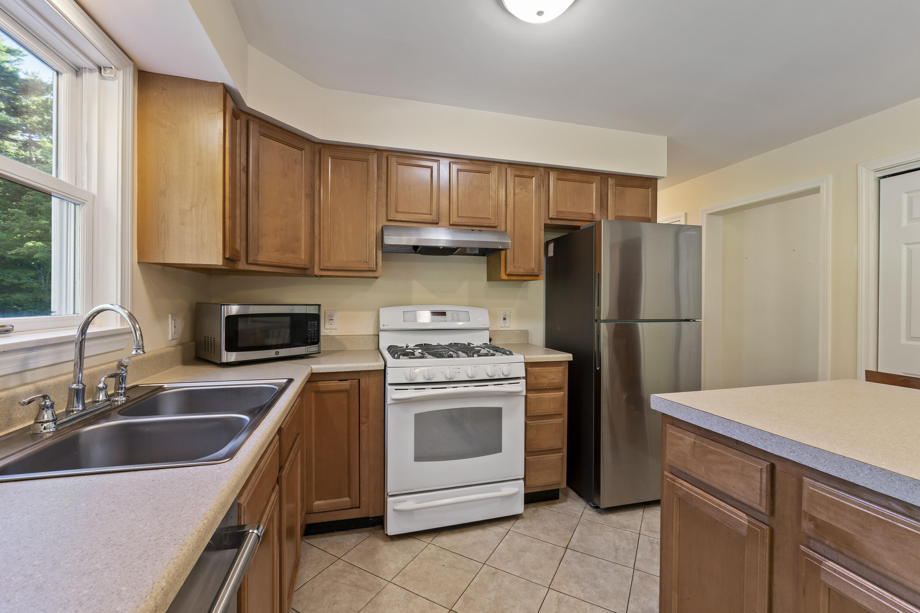 194 Shore Road Edgecomb, ME 04556 - Photo 32 of 81 Kitchen