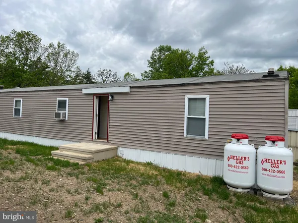 $1,350 | 122 Dugan Court, Hedgesville, WV 25427