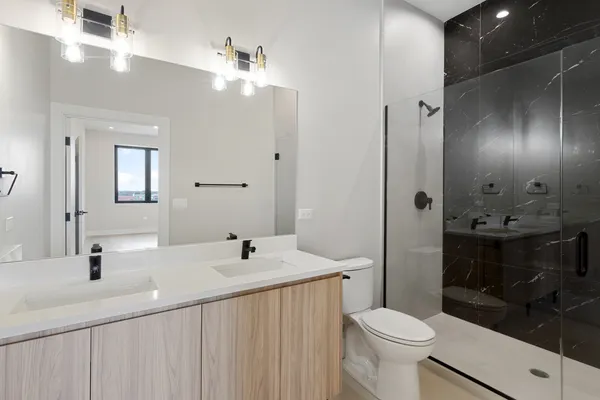 $3,500 | 2505 West Farragut Avenue, Unit 402, Chicago, IL 60625
