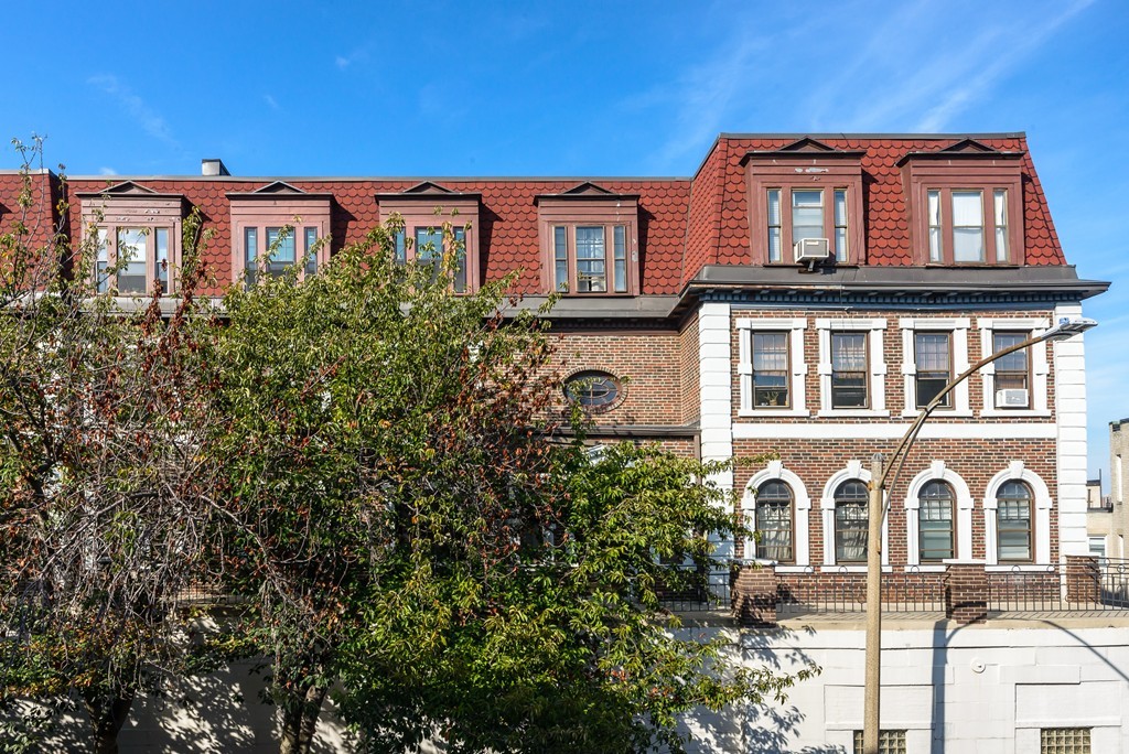22 Bellvista Road, Unit 5 Boston, MA 02135 - Photo 1 of 25 Gallery Image 1