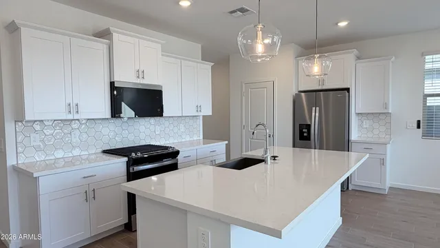 $2,095 | 15809 West Gray Fox Trail, Surprise, AZ 85387