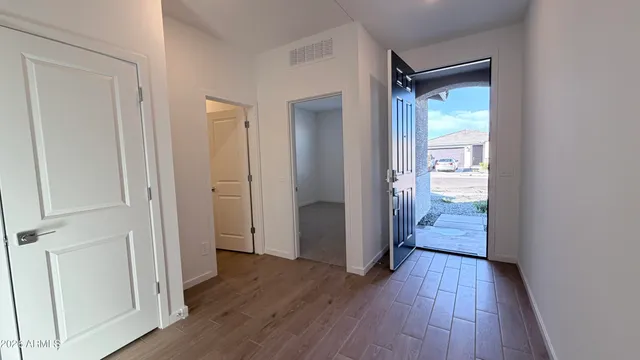 $2,095 | 15809 West Gray Fox Trail, Surprise, AZ 85387