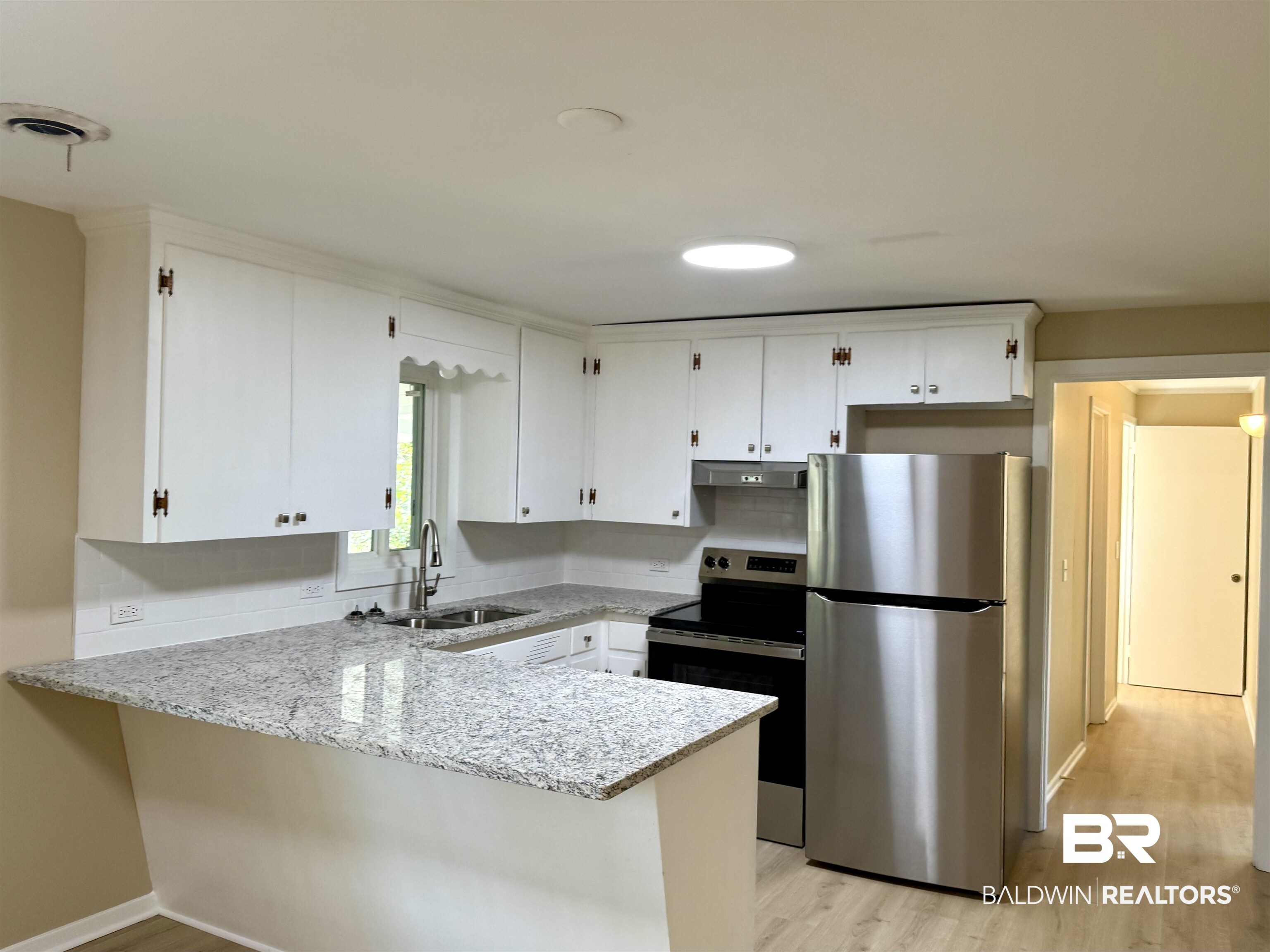 201 South Stuart Street Foley, AL 36535 - Photo 3 of 16