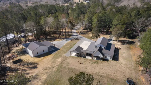$749,900 | 2162 Leesburg Road, Morton, MS 39117