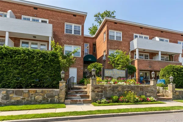 $1,900 | 100 Theodore Fremd Avenue, Unit A1D, Rye, NY 10580