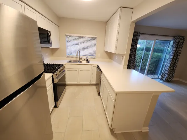 $274,900 | 7 Marion Lane, Streamwood, IL 60107