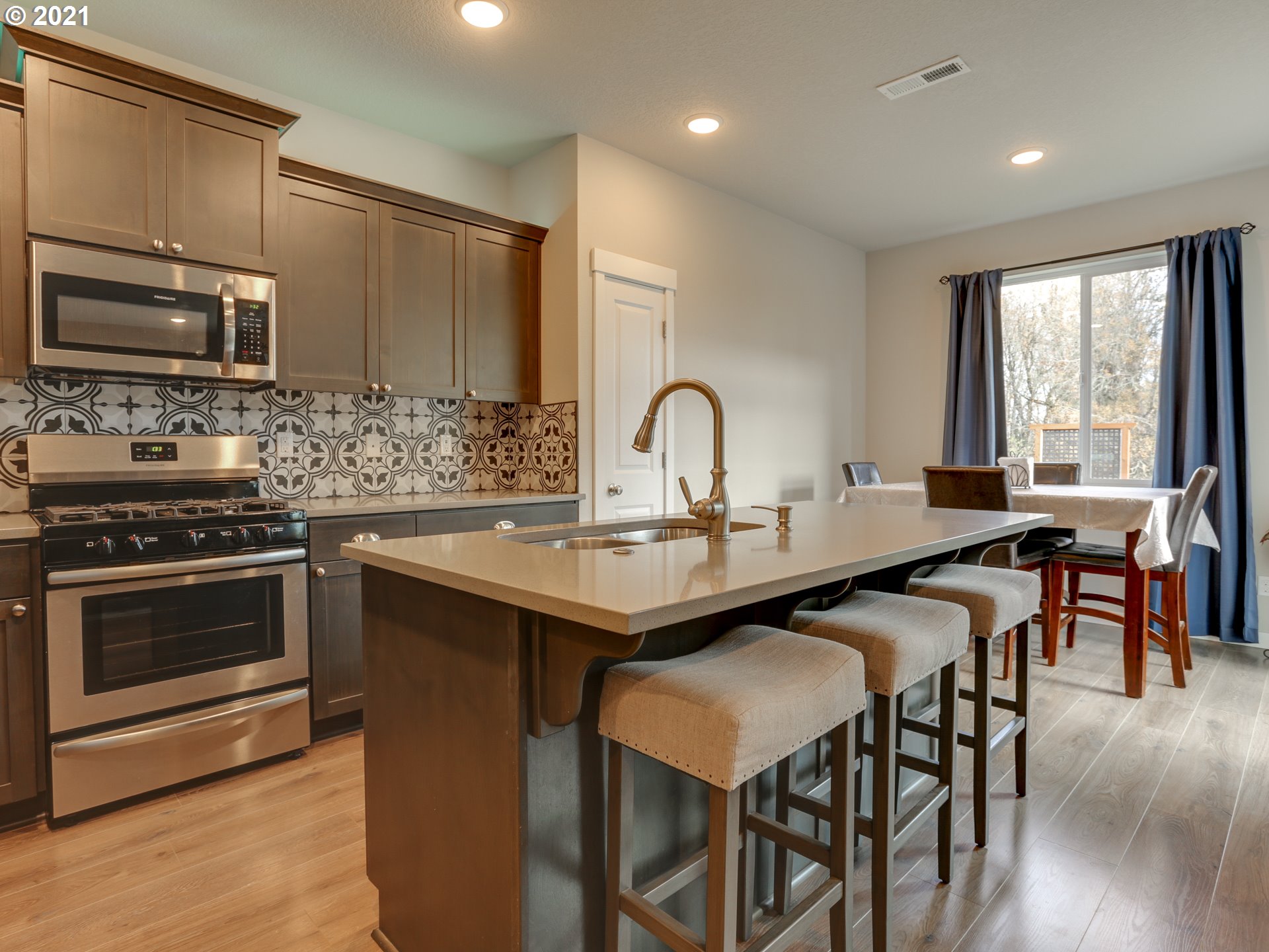 17117 Northeast 14th Place Ridgefield, WA 98642 - Photo 7 of 31 Gallery Image 7