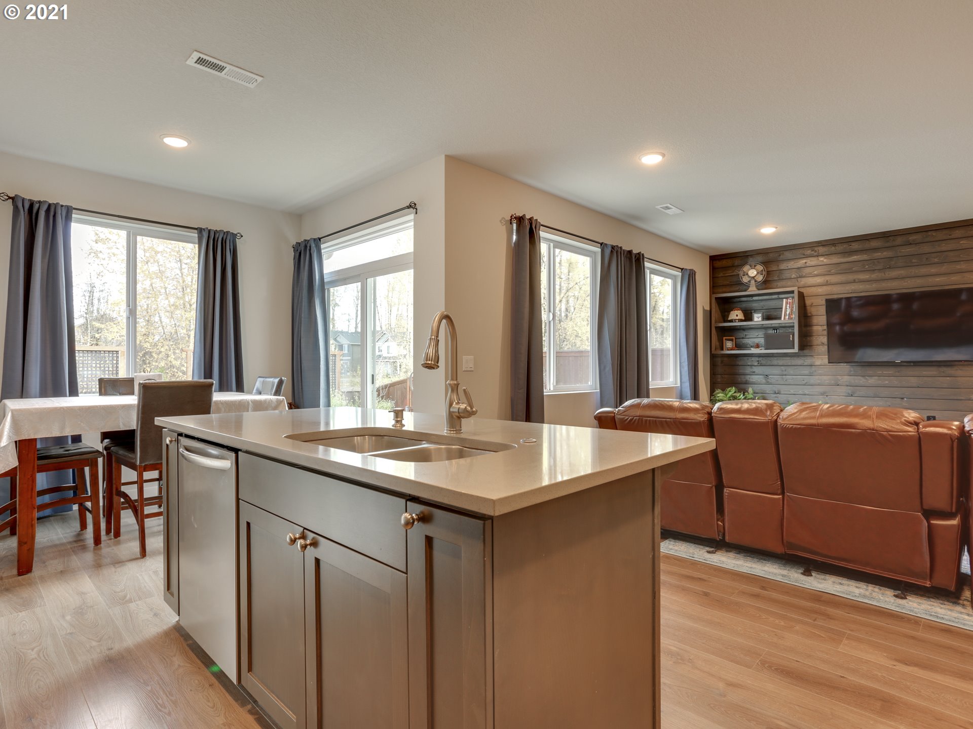 17117 Northeast 14th Place Ridgefield, WA 98642 - Photo 8 of 31 Gallery Image 8