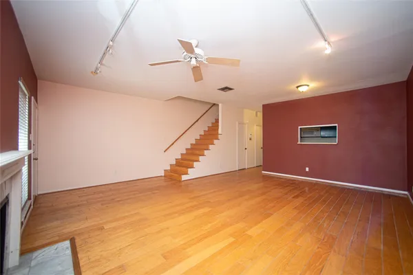 $1,800 | 8101 El Mundo Street, Unit 8101, Houston, TX 77054