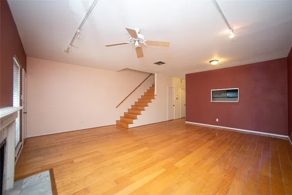 $1,800 | 8101 El Mundo Street, Unit 8101, Houston, TX 77054