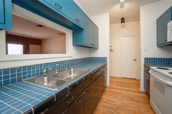 $1,800 | 8101 El Mundo Street, Unit 8101, Houston, TX 77054