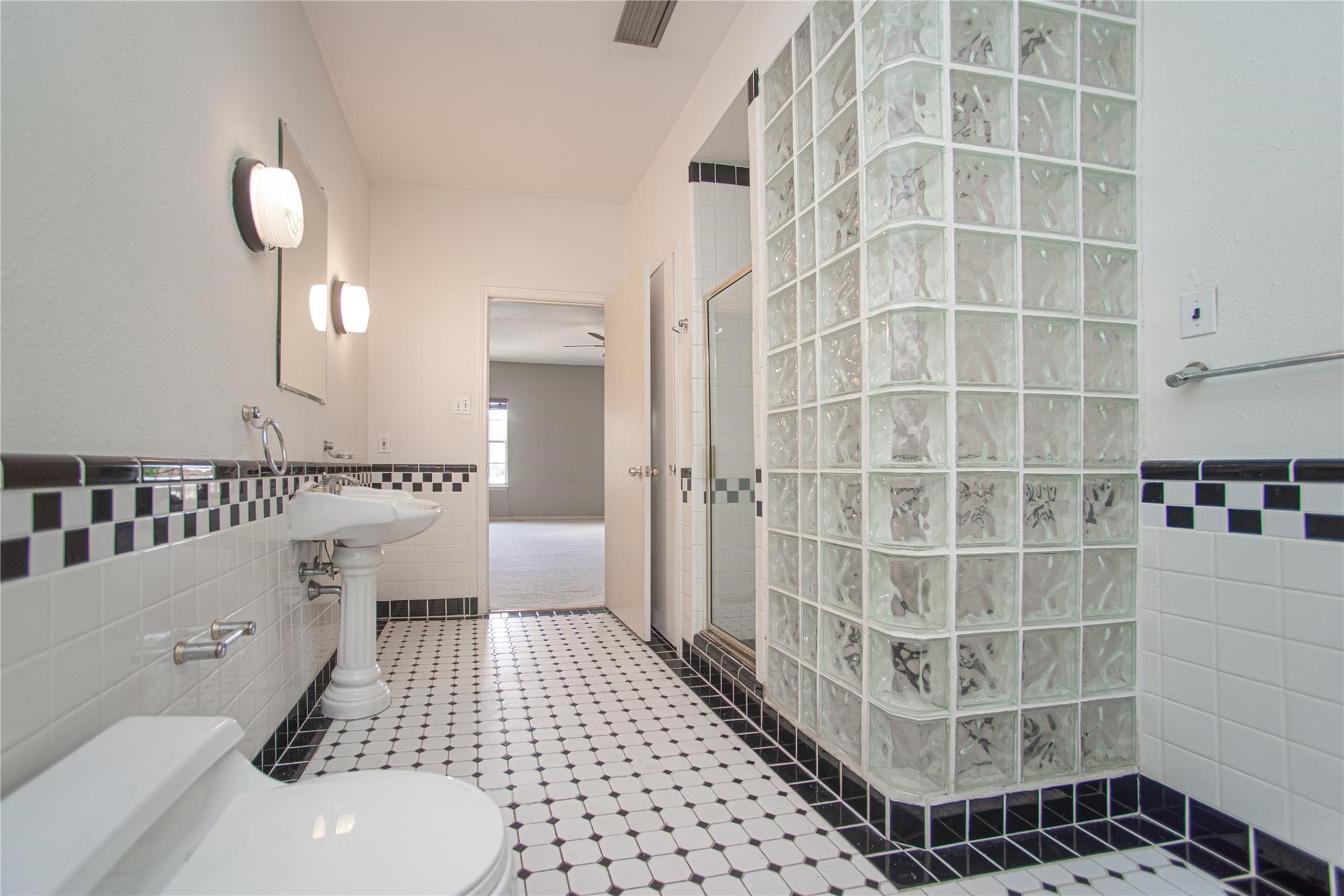 8101 El Mundo Street, Unit 8101 Houston, TX 77054 - Photo 10 of 14