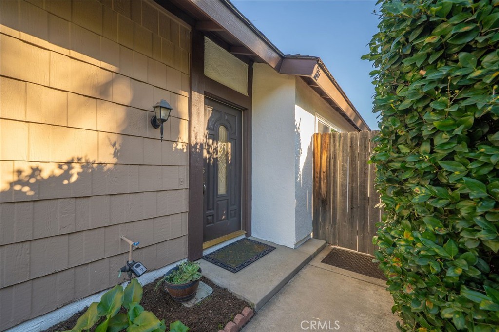 9121 Helms Avenue Rancho Cucamonga, CA 91730 - Photo 5 of 43 a backyard of a house