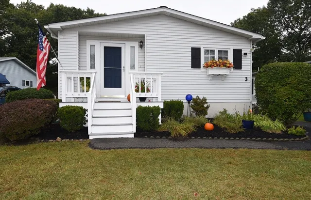 $309,900 | 3 Hickory Circle, Rockland, MA 02370