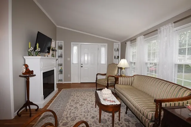 $309,900 | 3 Hickory Circle, Rockland, MA 02370