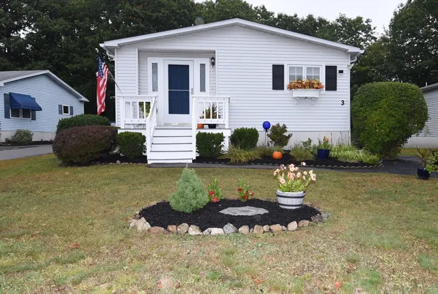 $309,900 | 3 Hickory Circle, Rockland, MA 02370