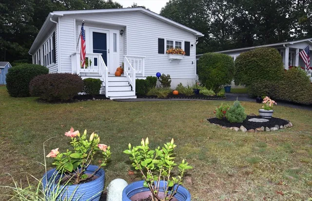 $309,900 | 3 Hickory Circle, Rockland, MA 02370