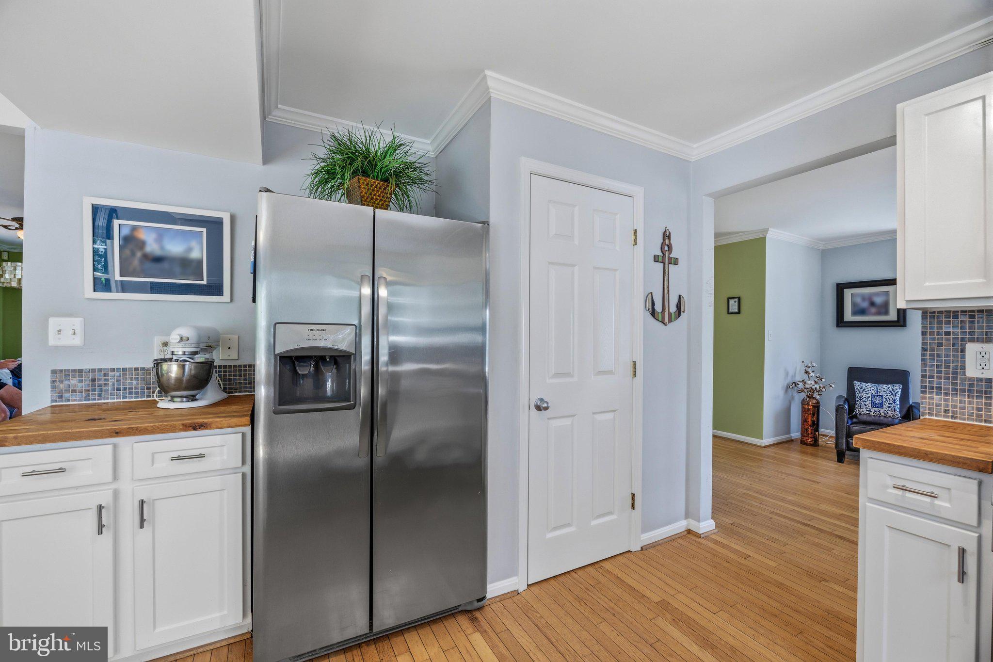 233 Circle Road Pasadena, MD 21122 - Photo 23 of 59
