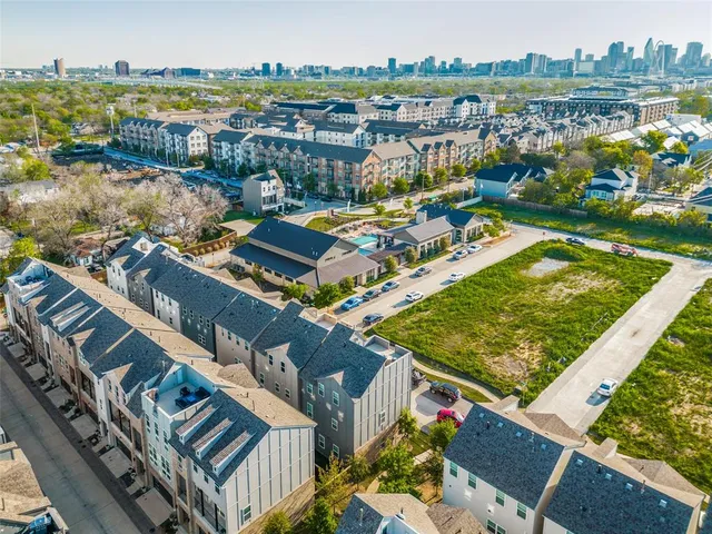 $3,850 | 2609 La Altura Lane, Dallas, TX 75212