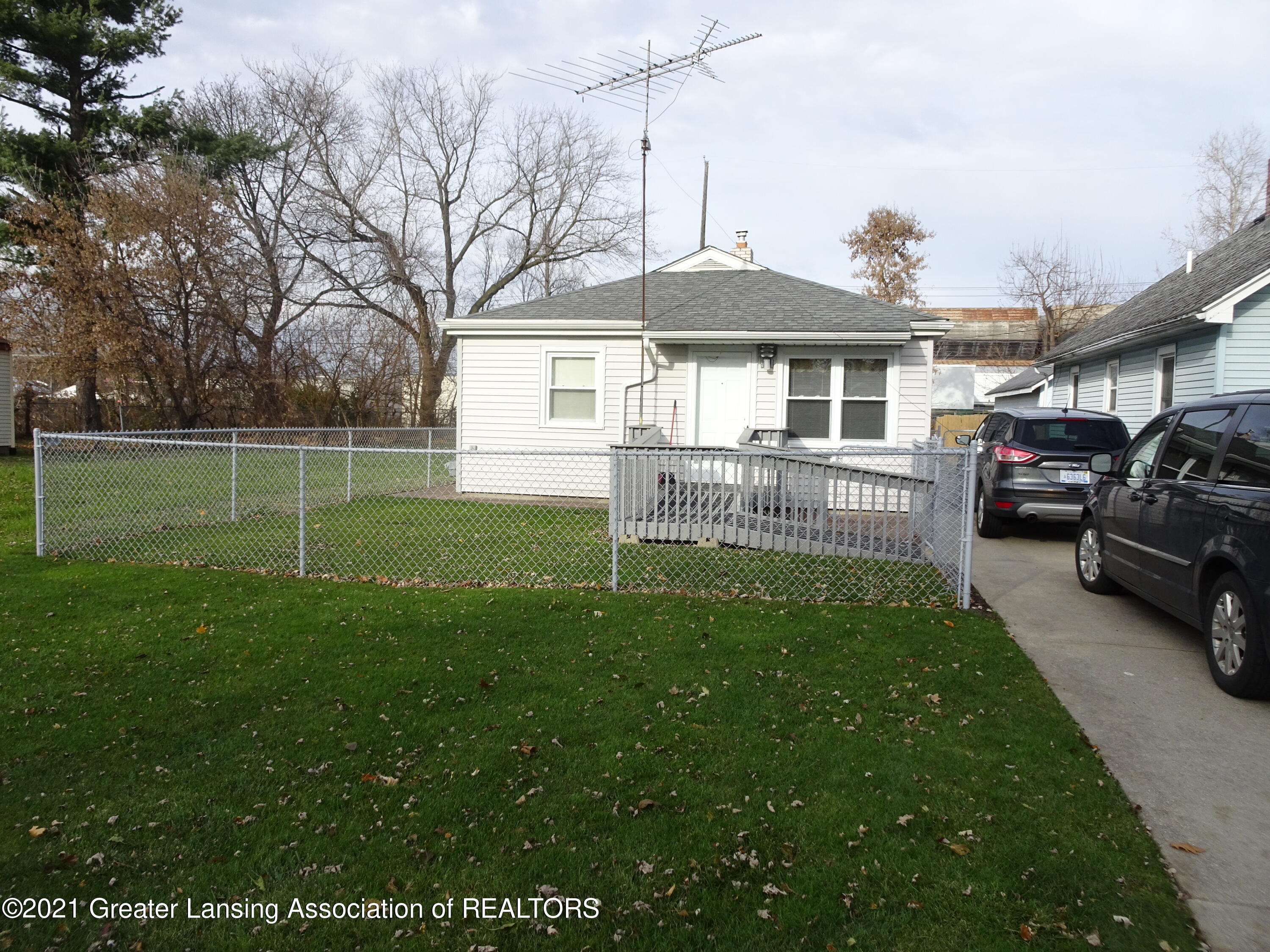 906 Dunlap Street Lansing, MI 48910 - Photo 1 of 18 DSC01613
