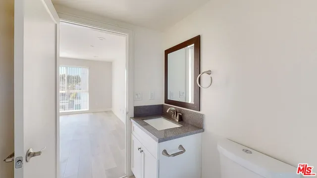 $4,699 | 252 Rosemont Avenue, Unit 1/2, Los Angeles, CA 90026