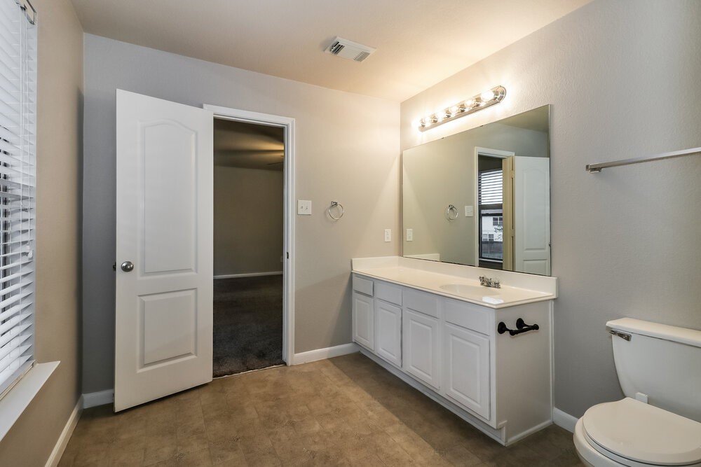 6403 Misty Brook Bend Court Spring, TX 77379 - Photo 14 of 17 Gallery Image 14