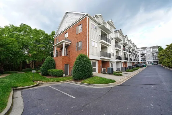 $2,600 | 307 Le Gran Bend, Sandy Springs, GA 30328