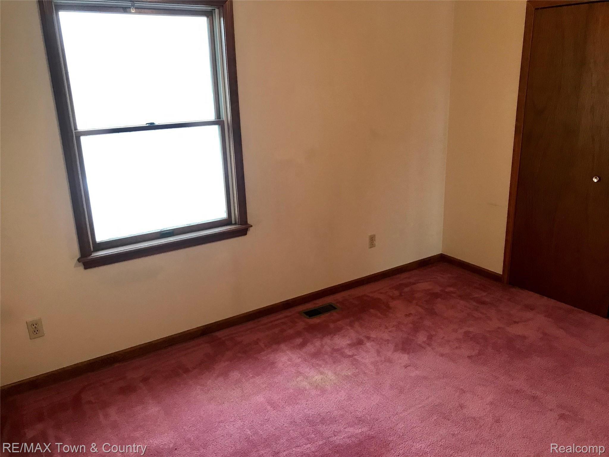 4271 East Carpenter Road Flint, MI 48506 - Photo 30 of 44 IMG-3069.jpg