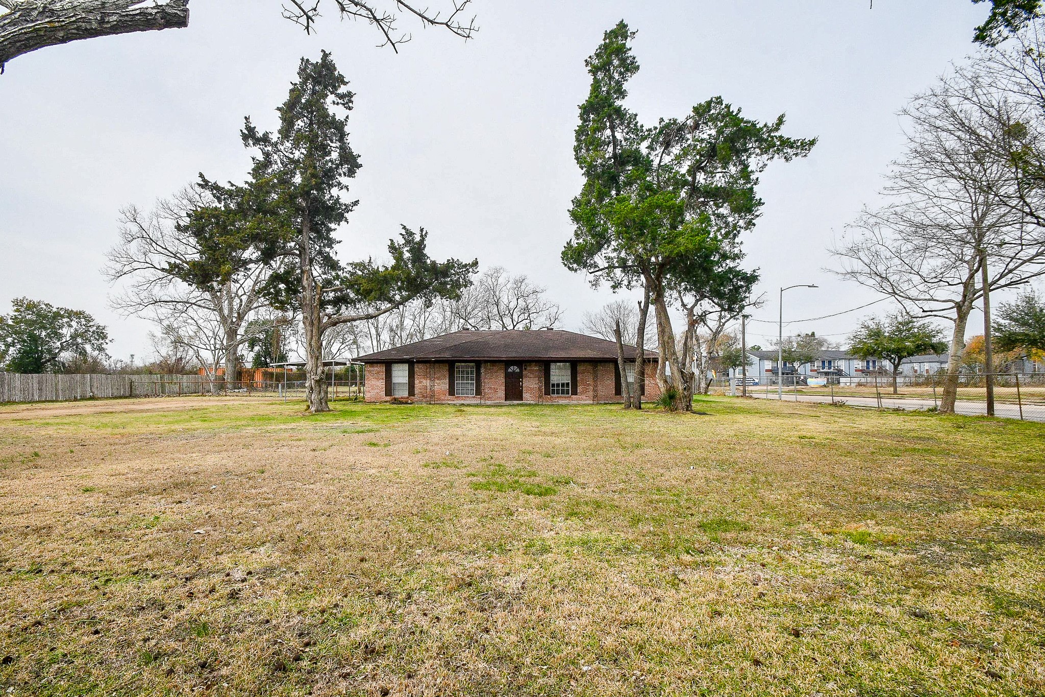 11602 Dover Street Houston, TX 77031 - Photo 2 of 22