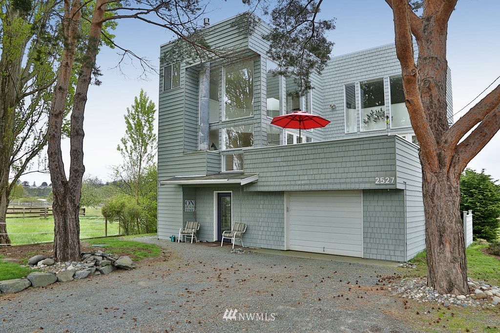 2527 Sunlight Beach Road Clinton, WA 98236 - Photo 1 of 23 Gallery Image 1