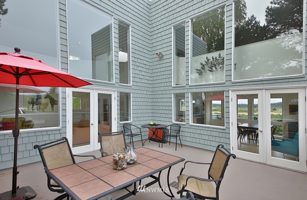 2527 Sunlight Beach Road Clinton, WA 98236 - Photo 11 of 23 Gallery Image 11