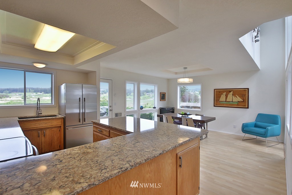 2527 Sunlight Beach Road Clinton, WA 98236 - Photo 4 of 23 Gallery Image 4