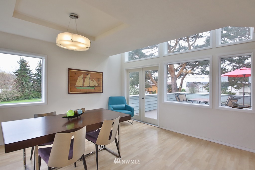 2527 Sunlight Beach Road Clinton, WA 98236 - Photo 7 of 23 Gallery Image 7