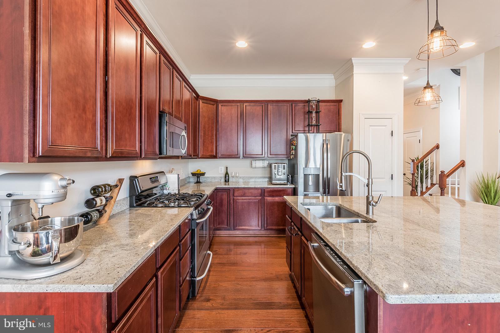 9010 Ribbon Falls Loop Bristow, VA 20136 - Photo 14 of 44 Kitchen